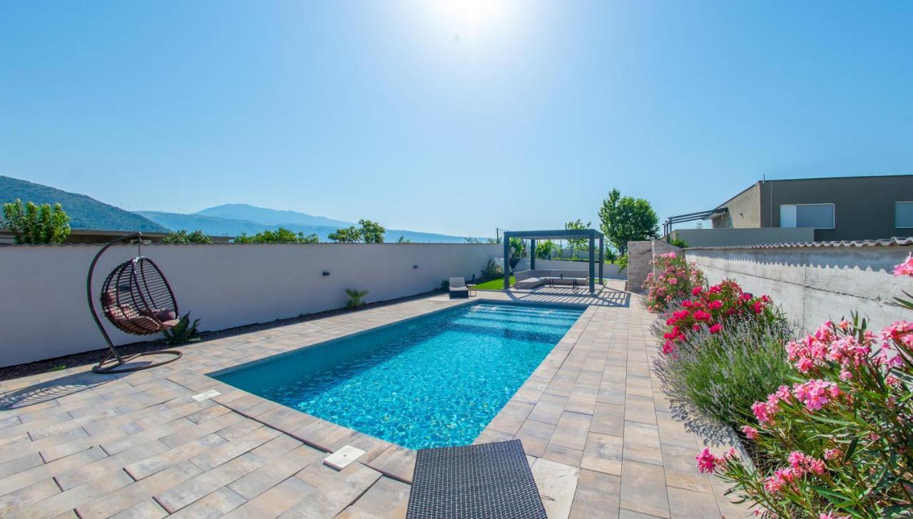 Villa Carpe Diem - With Private Pool Mostar Esterno foto