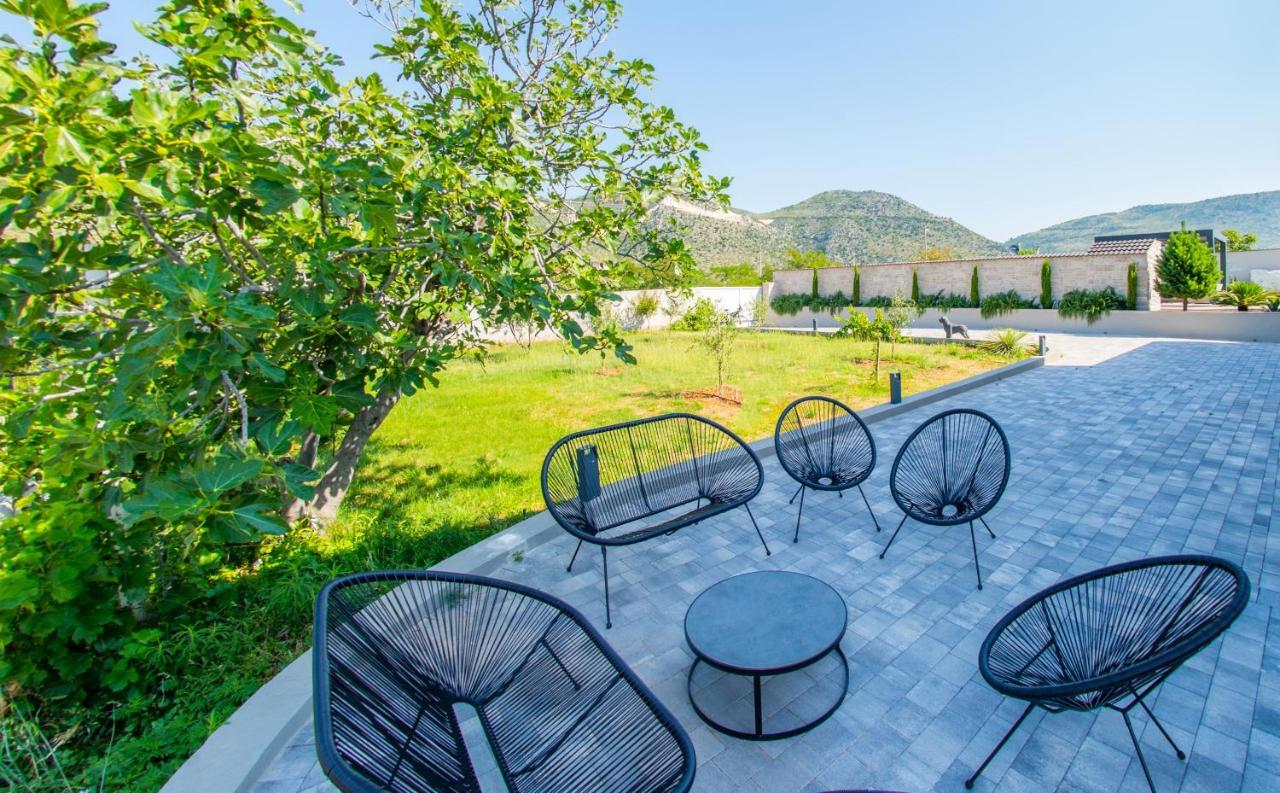 Villa Carpe Diem - With Private Pool Mostar Esterno foto
