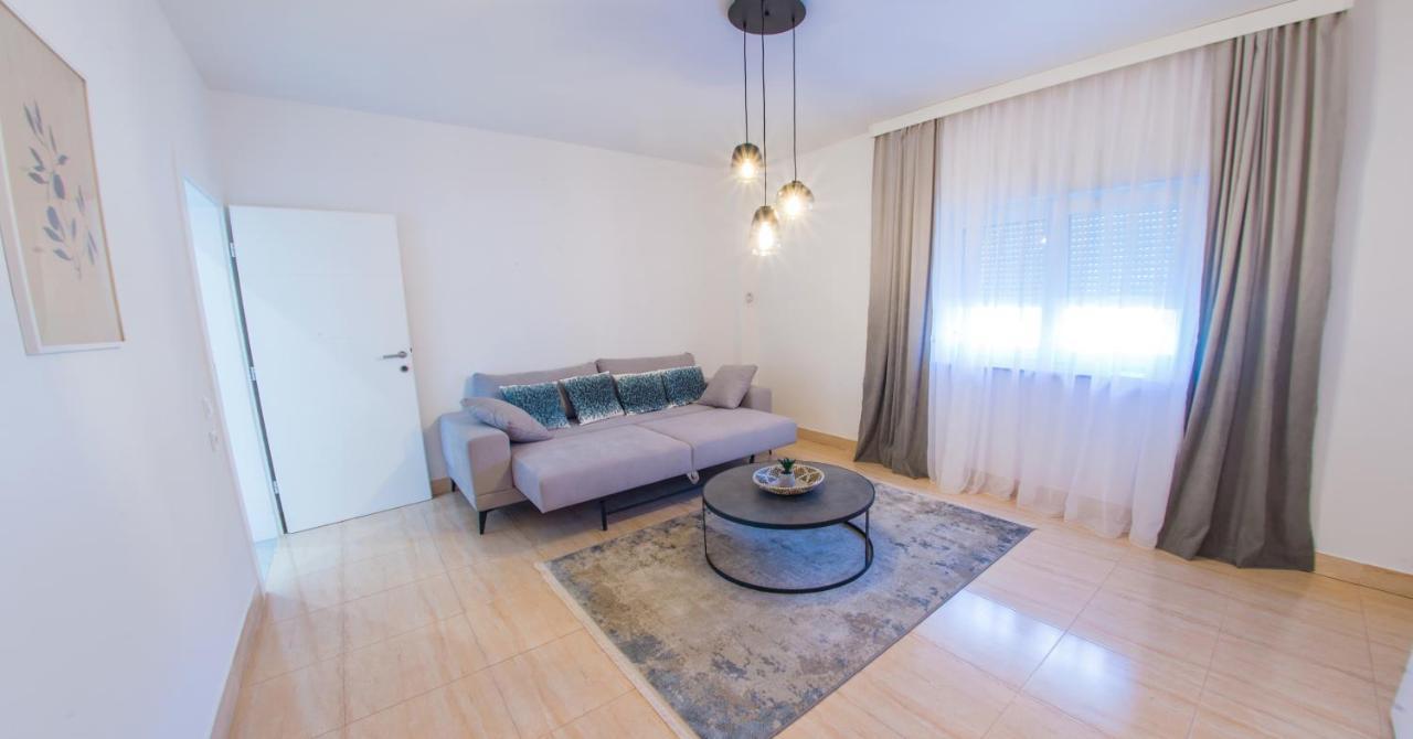 Villa Carpe Diem - With Private Pool Mostar Esterno foto